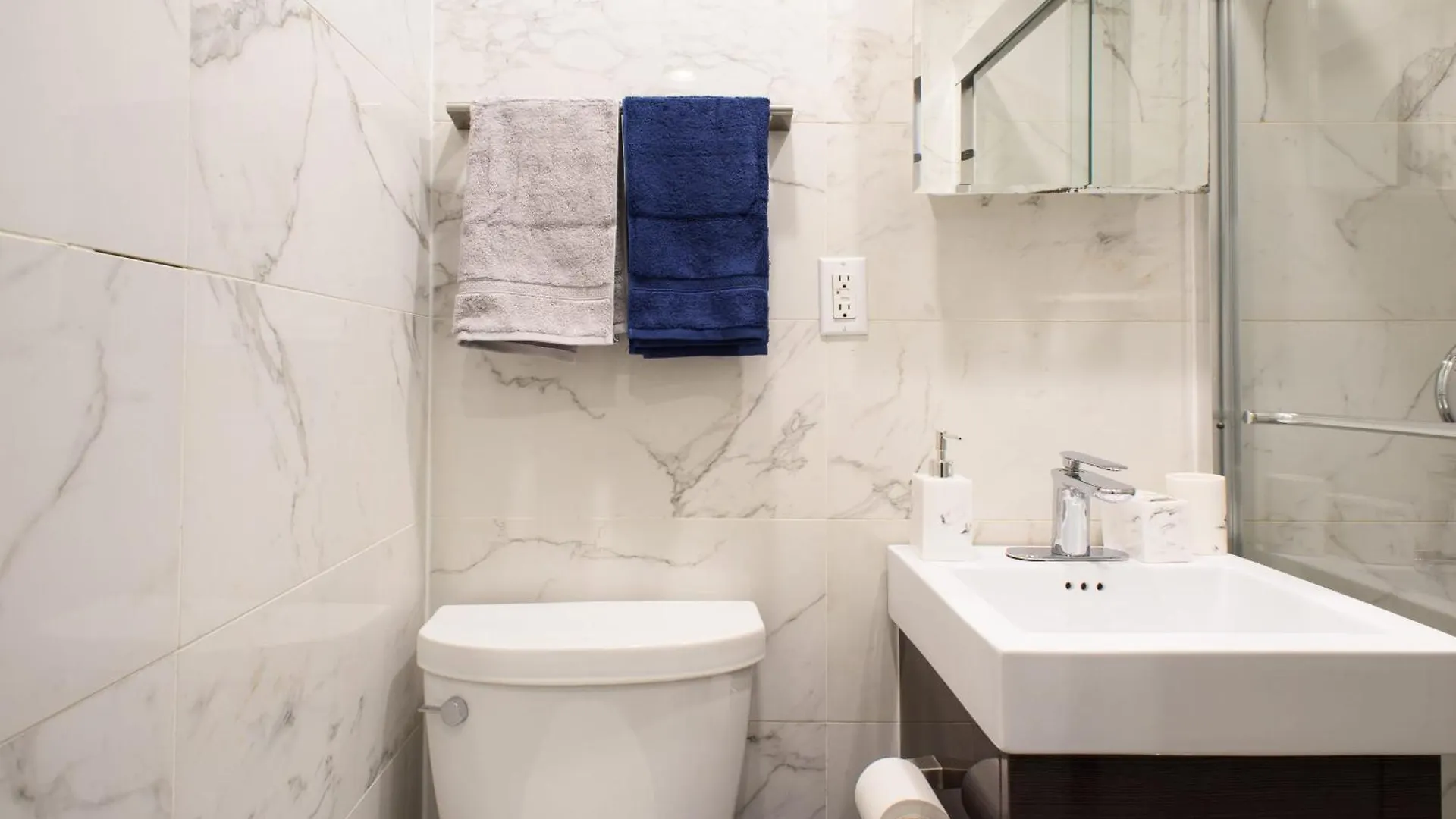 69-2B Prime Lower East East Brand New 1Br Apt New York