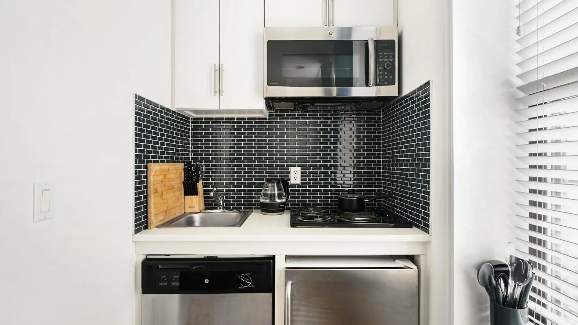 69-2B Prime Lower East East Brand New 1Br Apt New York